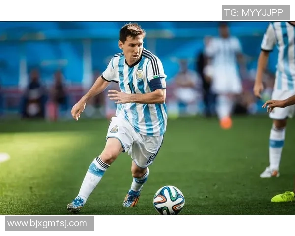 法国现役足球球星赛场风采与未来发展趋势解析 法国现役足球球星赛场风采与未来发展趋势解析