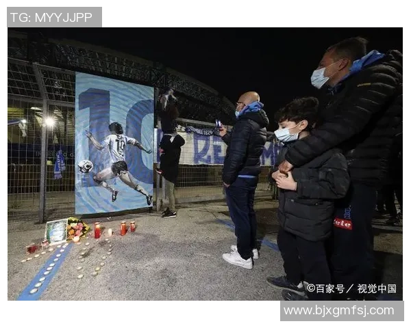 足球球星化身街头英雄挑战极限技艺 展现非凡球场魅力与街头风采